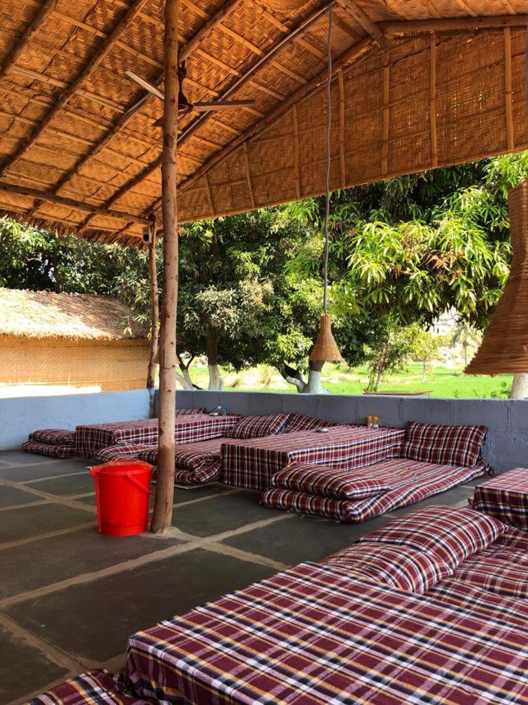 Sunrise Guest House & Restaurant Hampi Luaran gambar